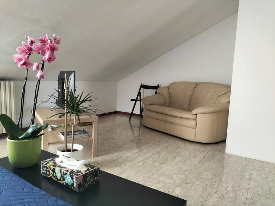 La Casa Di Marta - Ampia Ed Accogliente Mansarda In Piazza Statuto Apartamento Turim Exterior foto